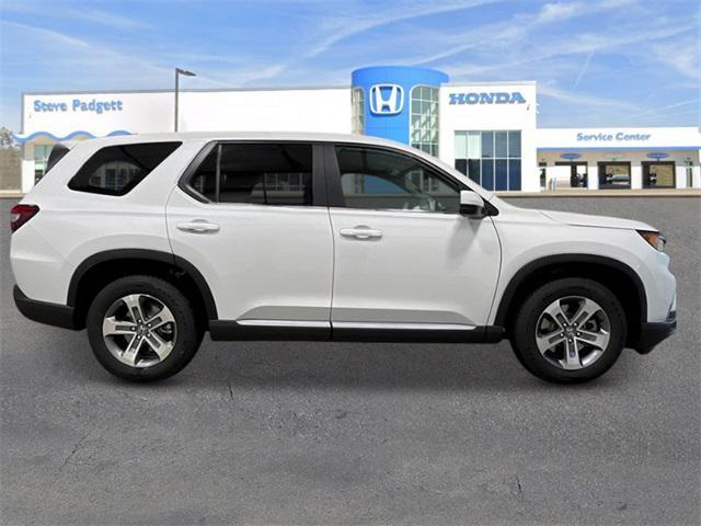 new 2025 Honda Pilot car, priced at $44,810