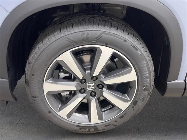 new 2025 Honda Pilot car, priced at $54,985