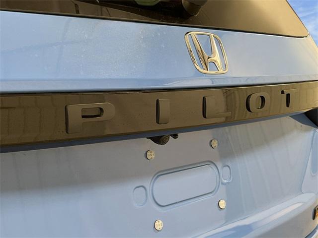 new 2025 Honda Pilot car, priced at $48,734