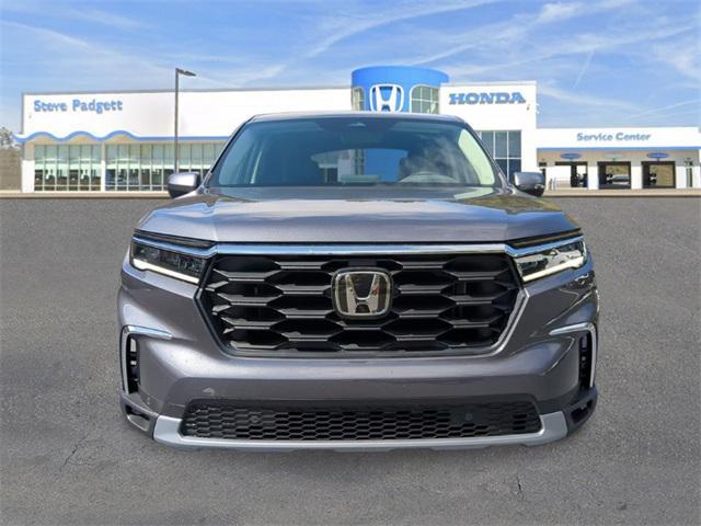 new 2025 Honda Pilot car, priced at $42,368