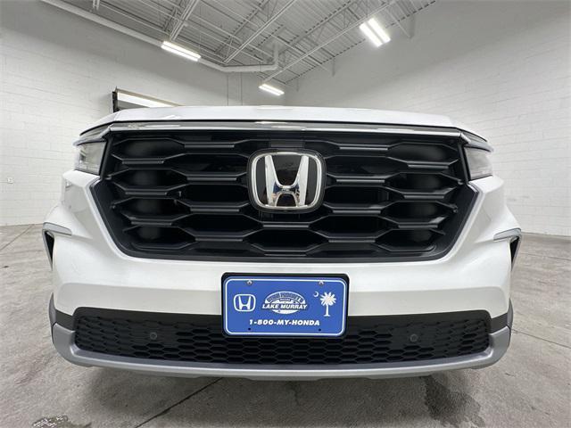 used 2025 Honda Pilot car, priced at $43,802