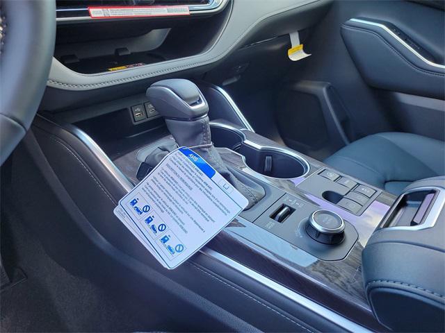 new 2025 Toyota Highlander car