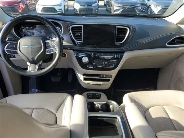 used 2021 Chrysler Pacifica Hybrid car, priced at $20,262