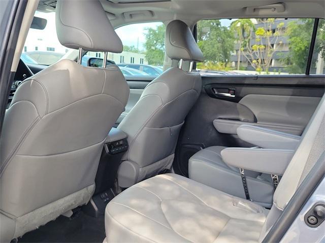 used 2023 Toyota Highlander car, priced at $29,999