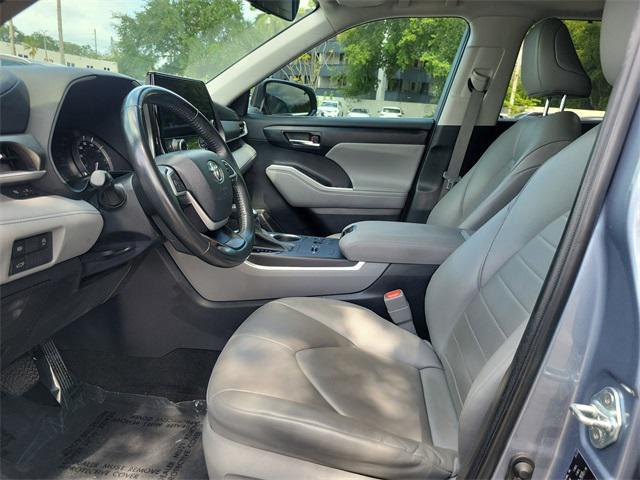 used 2023 Toyota Highlander car, priced at $29,999