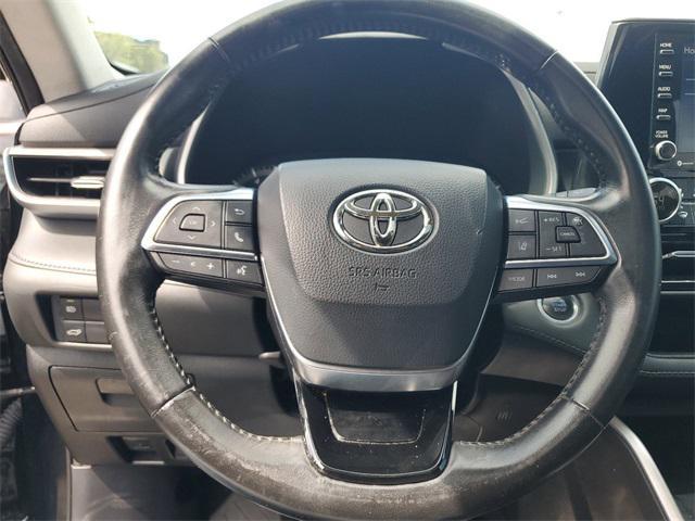 used 2021 Toyota Highlander car, priced at $27,457