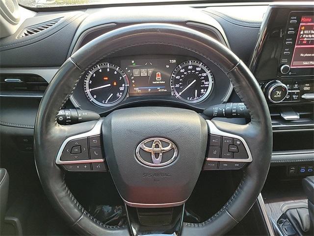 used 2022 Toyota Highlander car, priced at $34,535