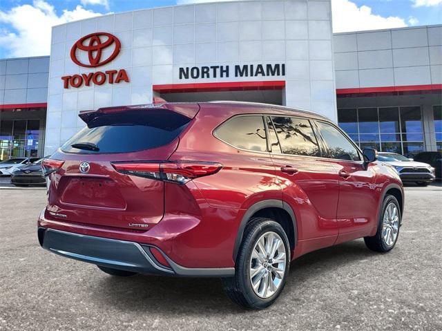 used 2022 Toyota Highlander car, priced at $34,535