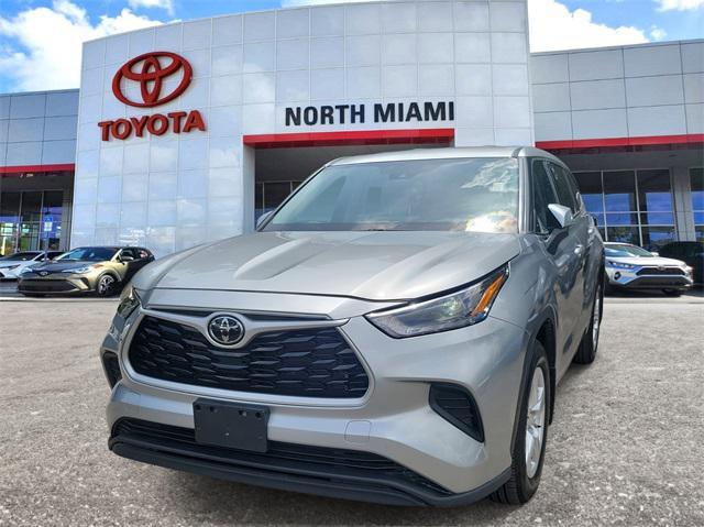 used 2022 Toyota Highlander car, priced at $28,395