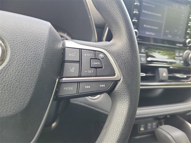 used 2022 Toyota Highlander car, priced at $28,395