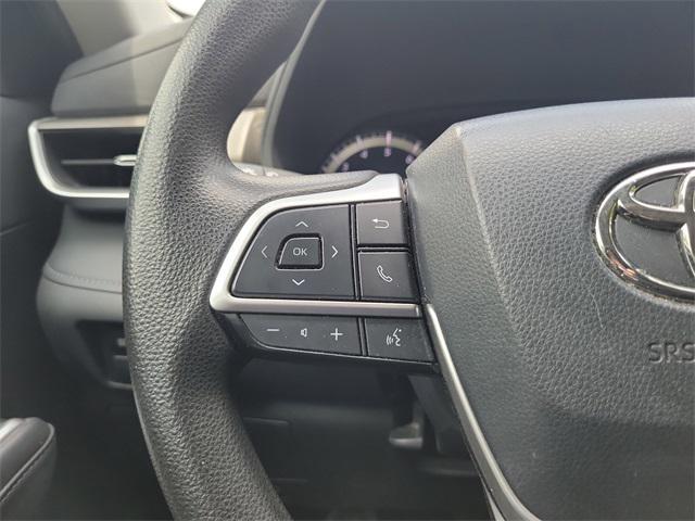 used 2022 Toyota Highlander car, priced at $28,395