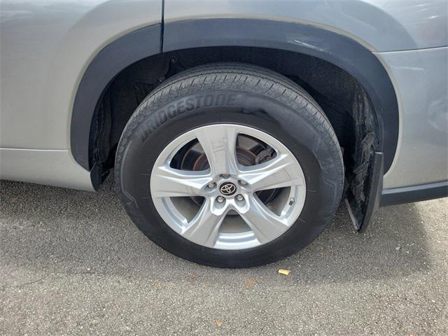 used 2022 Toyota Highlander car, priced at $28,395