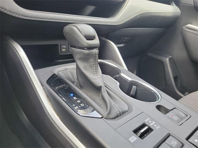used 2022 Toyota Highlander car, priced at $28,395