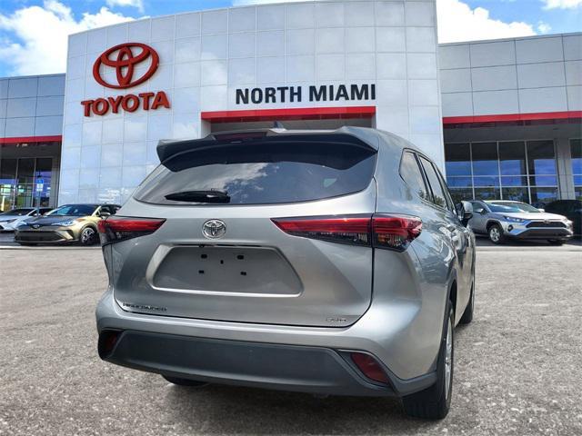 used 2022 Toyota Highlander car, priced at $28,395