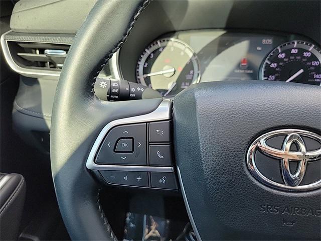 used 2022 Toyota Highlander car, priced at $38,787