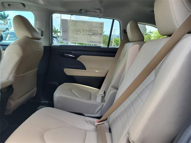 new 2025 Toyota Highlander Hybrid car, priced at $53,032