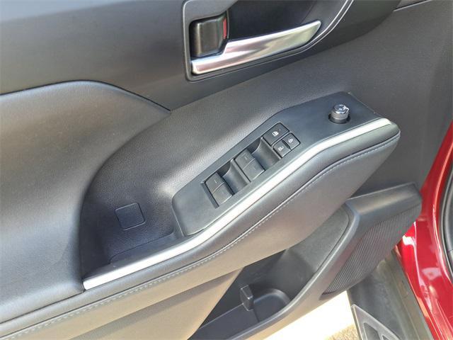 used 2024 Toyota Highlander car, priced at $33,913