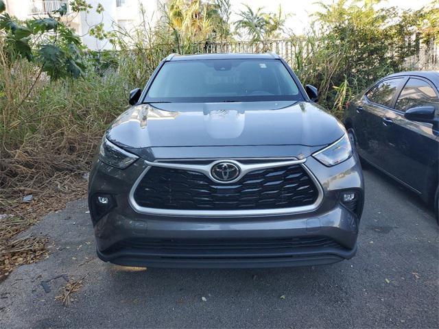 used 2023 Toyota Highlander car, priced at $33,198