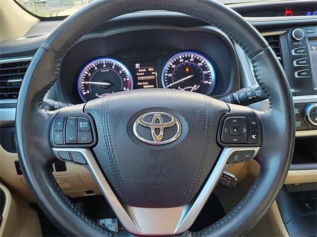 used 2017 Toyota Highlander car, priced at $24,399