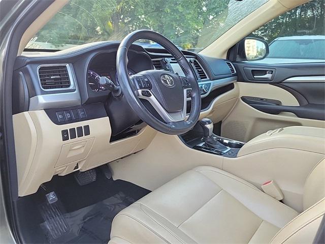 used 2017 Toyota Highlander car, priced at $24,399