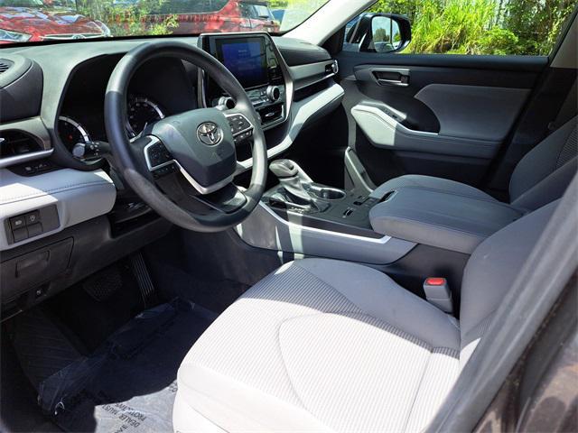 used 2023 Toyota Highlander car, priced at $31,399