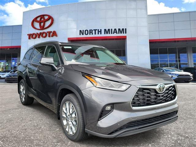 new 2025 Toyota Highlander car, priced at $50,992