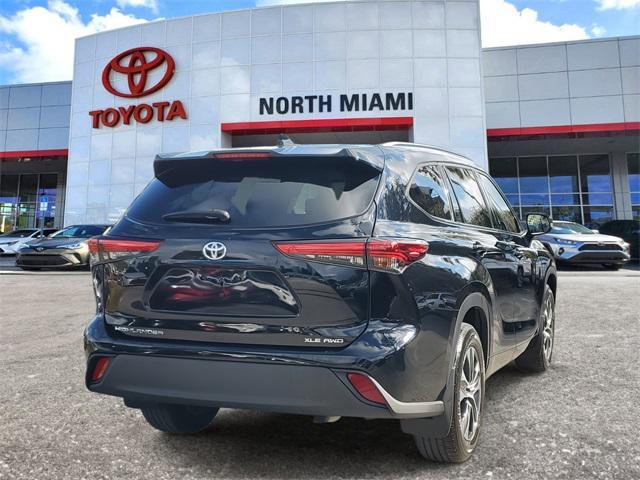 used 2021 Toyota Highlander car, priced at $33,996