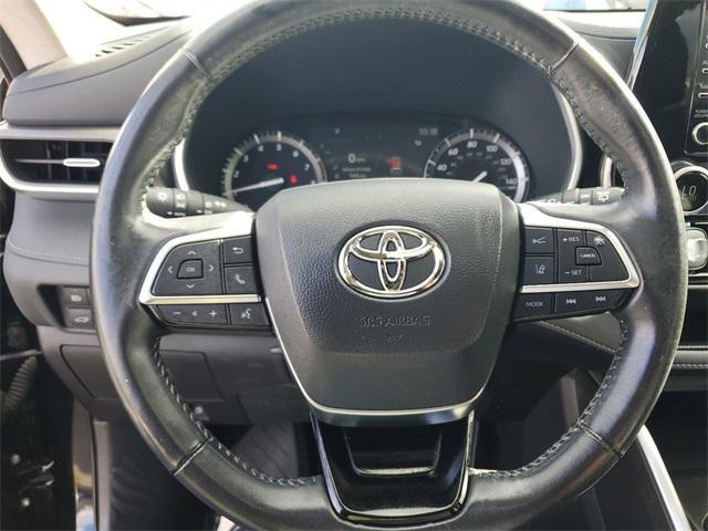 used 2021 Toyota Highlander car, priced at $33,996