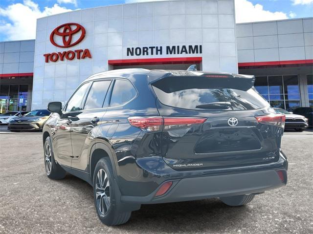 used 2021 Toyota Highlander car, priced at $33,996