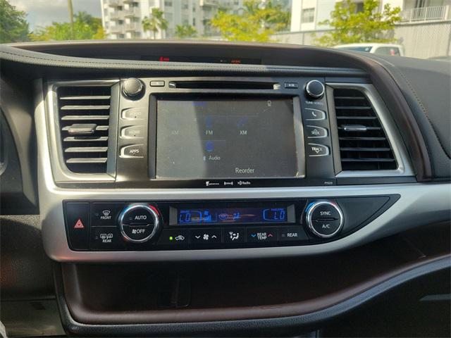 used 2018 Toyota Highlander car, priced at $21,784