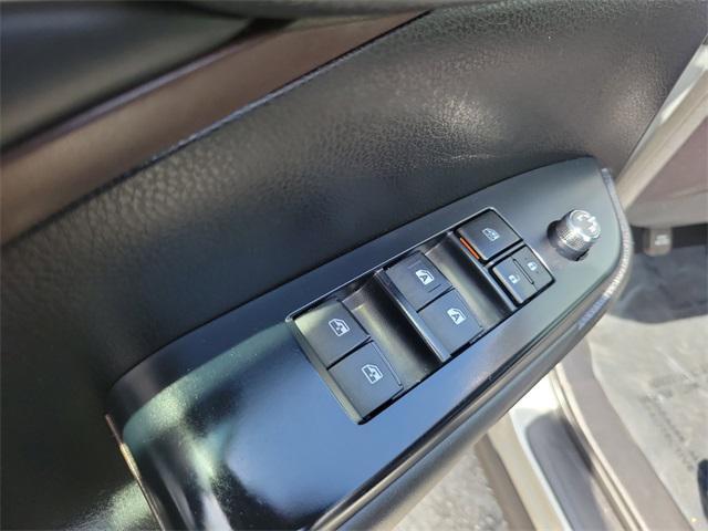used 2018 Toyota Highlander car, priced at $21,784
