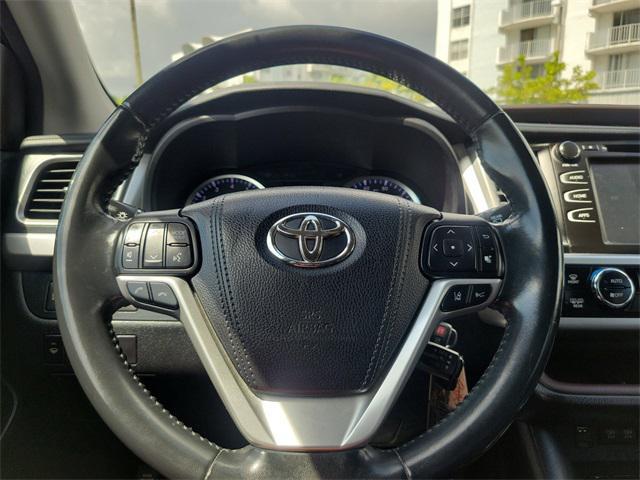 used 2018 Toyota Highlander car, priced at $21,784