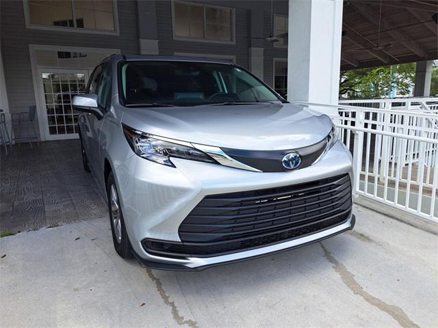 used 2024 Toyota Sienna car, priced at $40,950