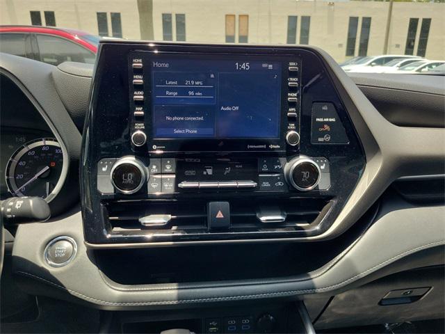 used 2022 Toyota Highlander car, priced at $29,967