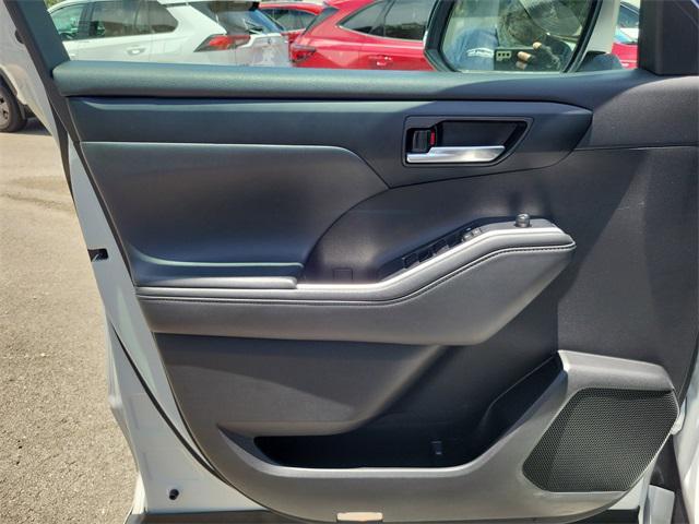 used 2022 Toyota Highlander car, priced at $29,967