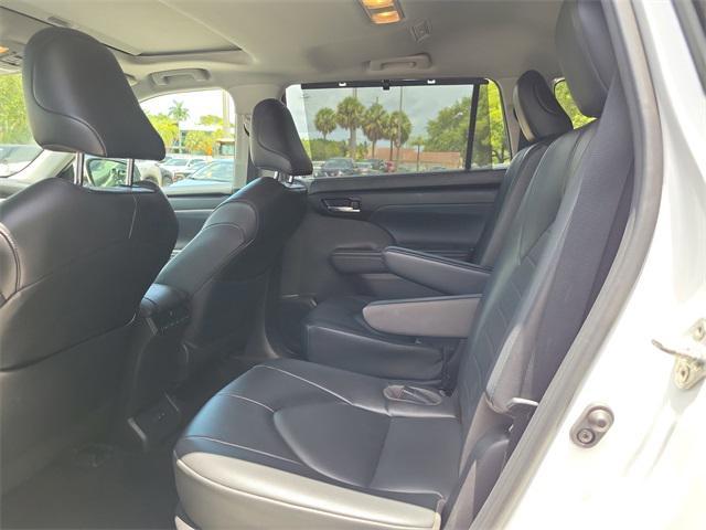 used 2022 Toyota Highlander car, priced at $29,967