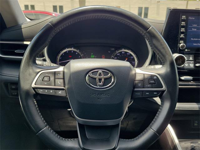 used 2022 Toyota Highlander car, priced at $29,967