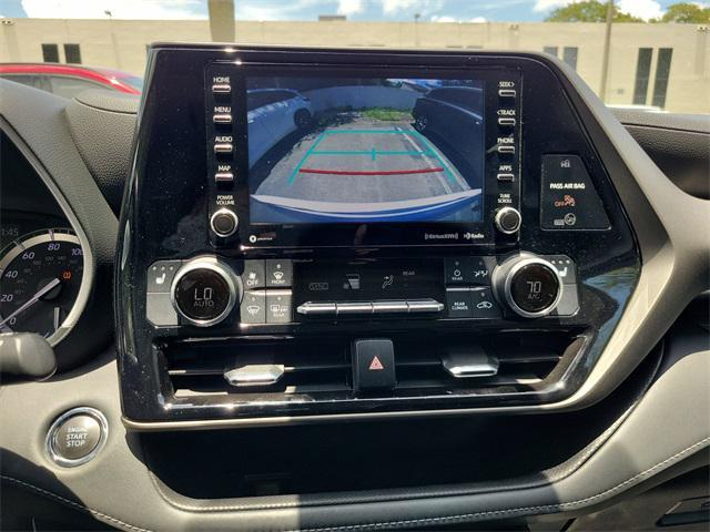 used 2022 Toyota Highlander car, priced at $29,967