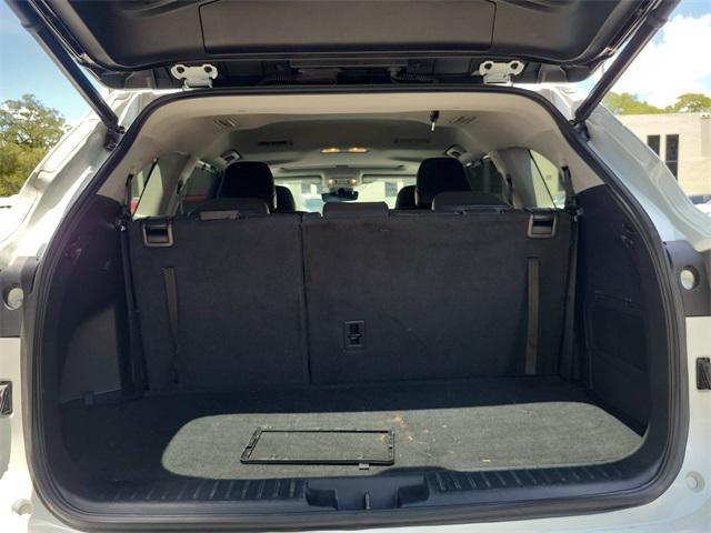used 2022 Toyota Highlander car, priced at $29,967