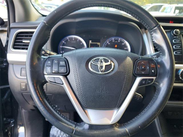 used 2019 Toyota Highlander car, priced at $23,495