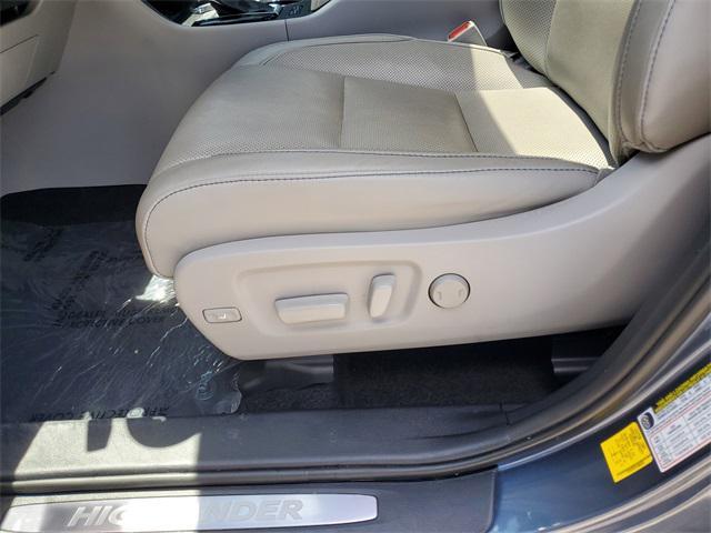 used 2019 Toyota Highlander car, priced at $30,887