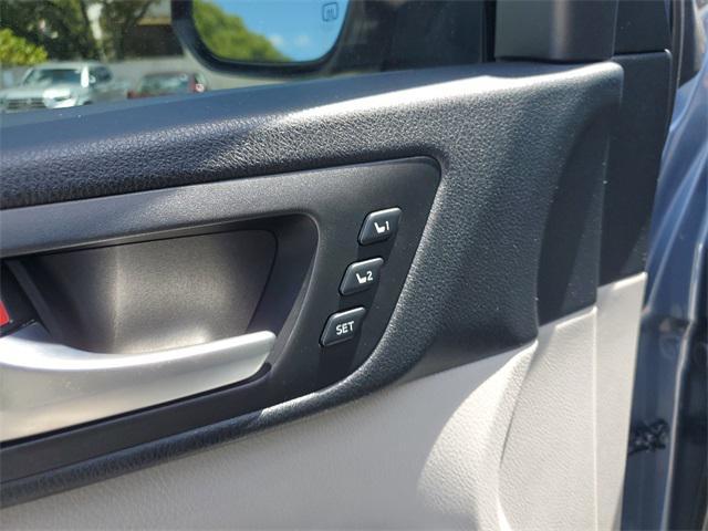 used 2019 Toyota Highlander car, priced at $30,887