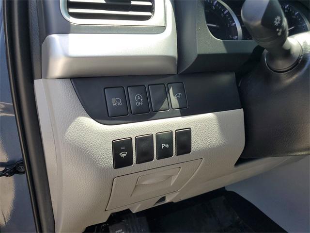 used 2019 Toyota Highlander car, priced at $30,887