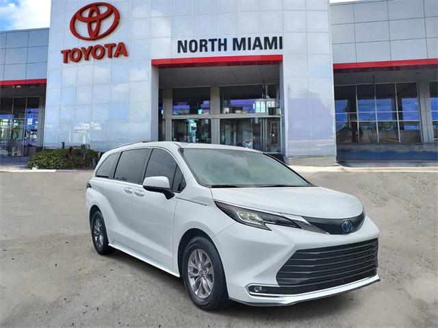 used 2022 Toyota Sienna car, priced at $37,987