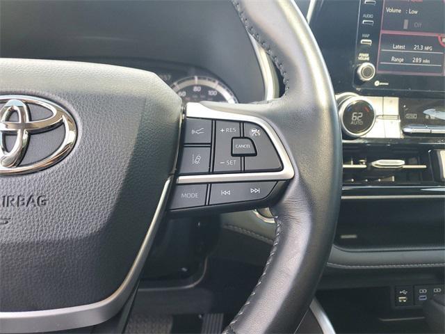 used 2022 Toyota Highlander car, priced at $32,140