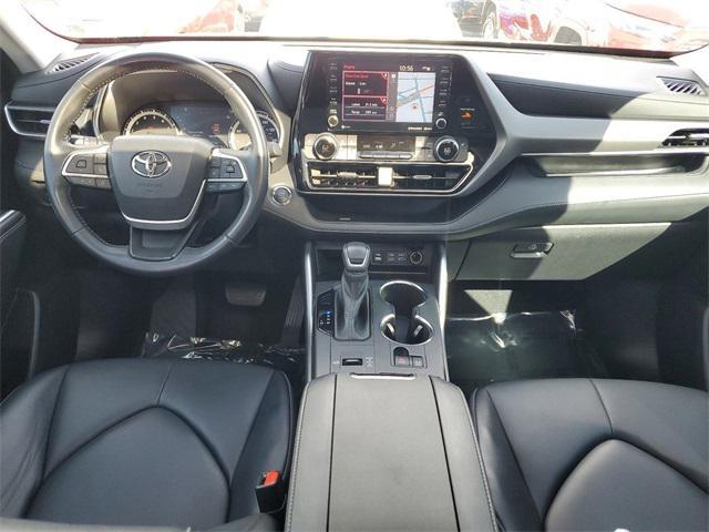 used 2022 Toyota Highlander car, priced at $32,140