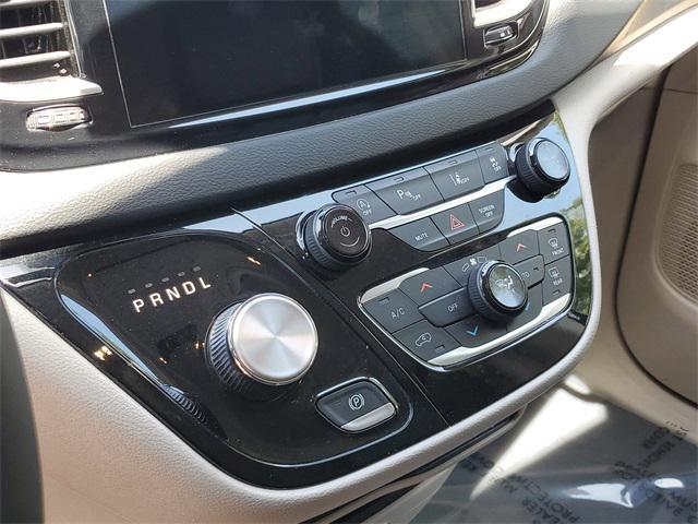 used 2023 Chrysler Pacifica car, priced at $18,988