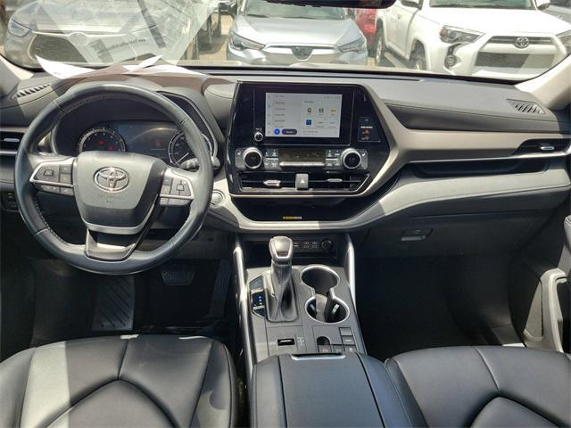 used 2023 Toyota Highlander car, priced at $32,999