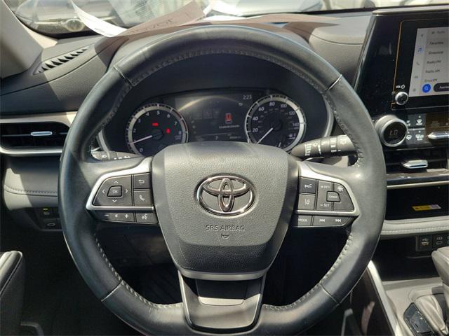 used 2023 Toyota Highlander car, priced at $32,999