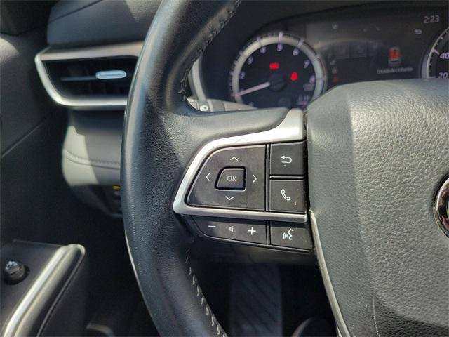 used 2023 Toyota Highlander car, priced at $32,999